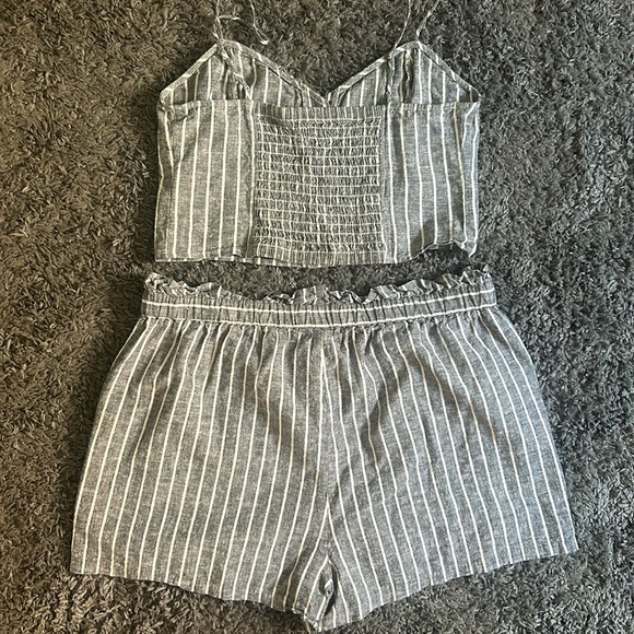 Express Grey Pinstripe Two Piece Outfit - Picture 7 of 8